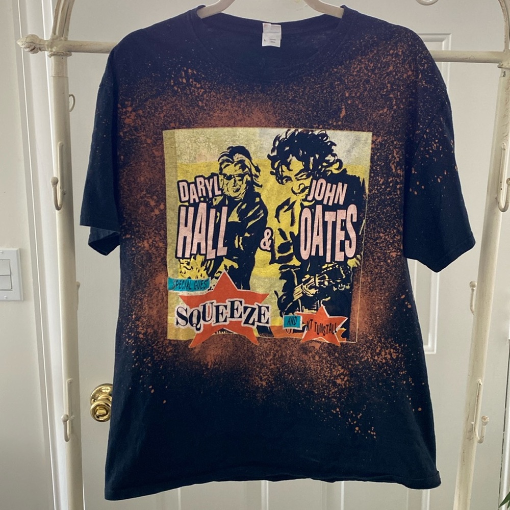 Daryl Hall & John Oates Concert Tee Shirt  Size Large